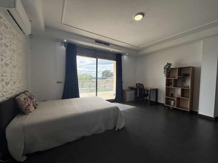 Image No.5-7 Bed Villa for sale