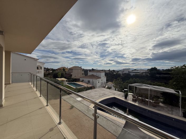 Image No.7-7 Bed Villa for sale