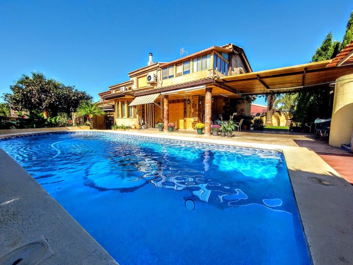 Image No.2-4 Bed Villa for sale