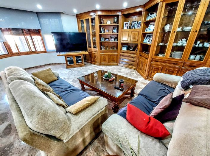 Image No.8-4 Bed Villa for sale