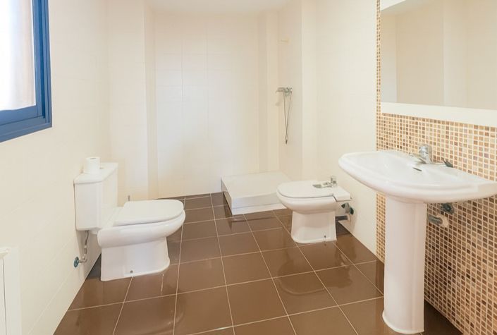 Image No.9-3 Bed Townhouse for sale