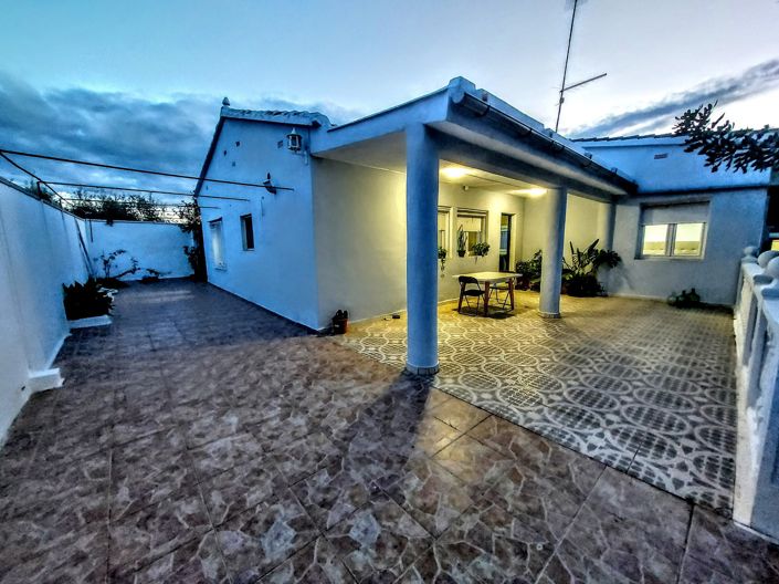 Image No.1-4 Bed Villa for sale