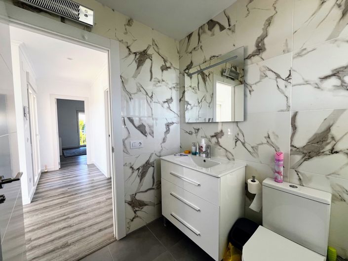 Image No.15-4 Bed Villa for sale