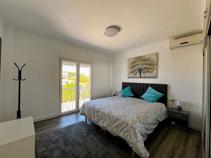 Image No.28-Villa de 4 chambres à vendre à Lliria