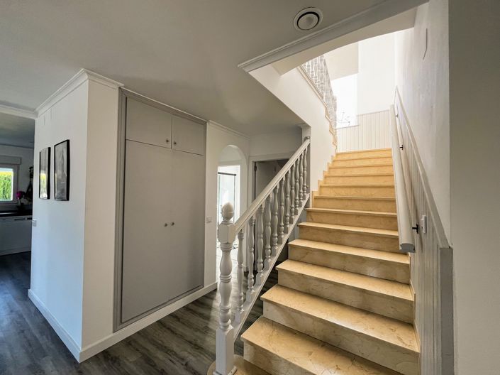 Image No.5-4 Bed Villa for sale