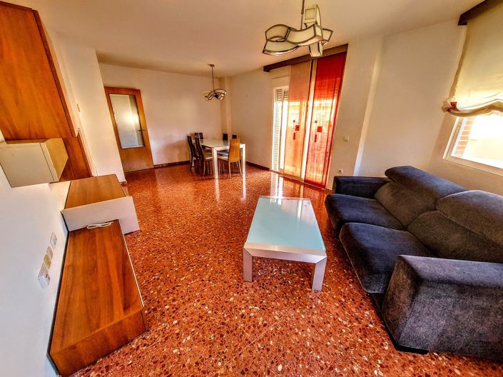 Image No.12-3 Bed Property for sale