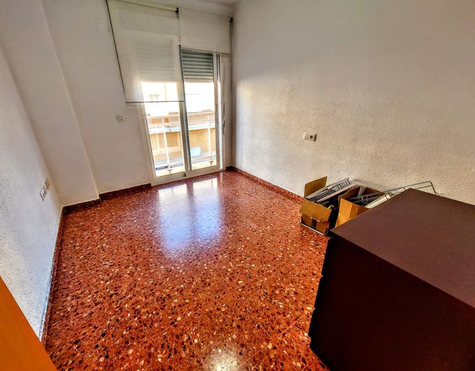 Image No.19-3 Bed Property for sale