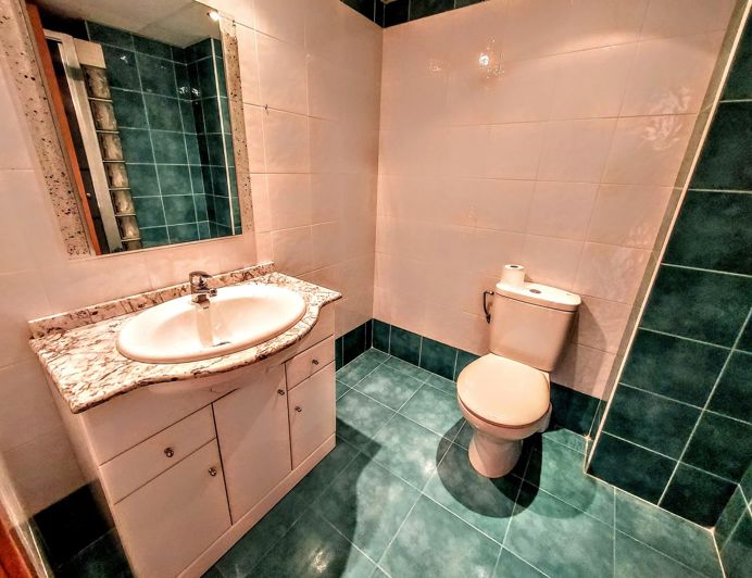 Image No.21-3 Bed Property for sale