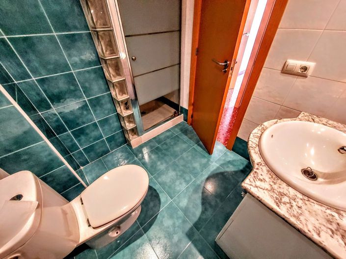 Image No.22-3 Bed Property for sale