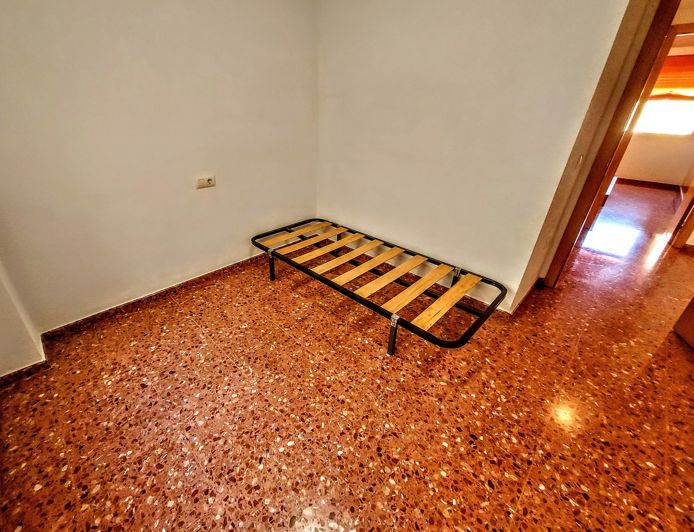 Image No.25-3 Bed Property for sale