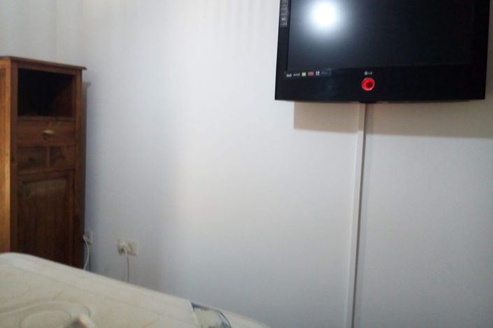 Image No.10-2 Bed Property for sale