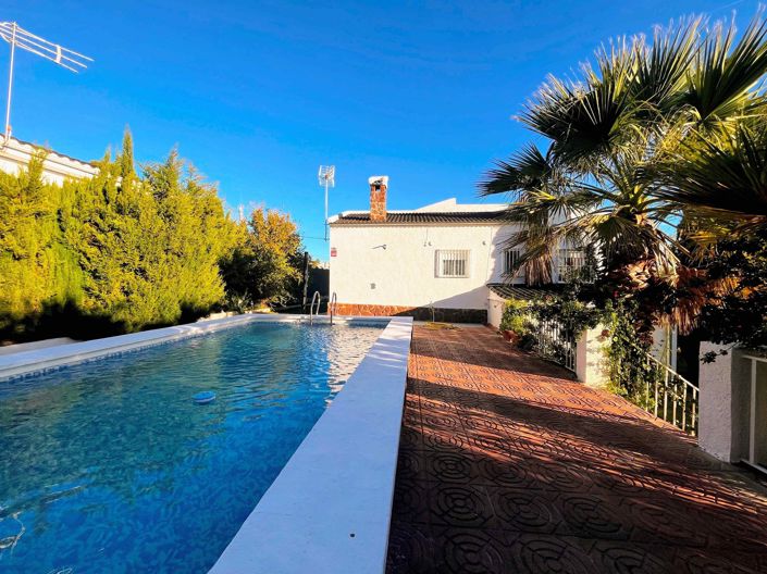 Image No.1-3 Bed Villa for sale