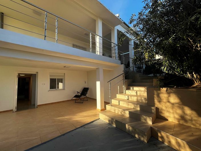 Image No.2-3 Bed Villa for sale