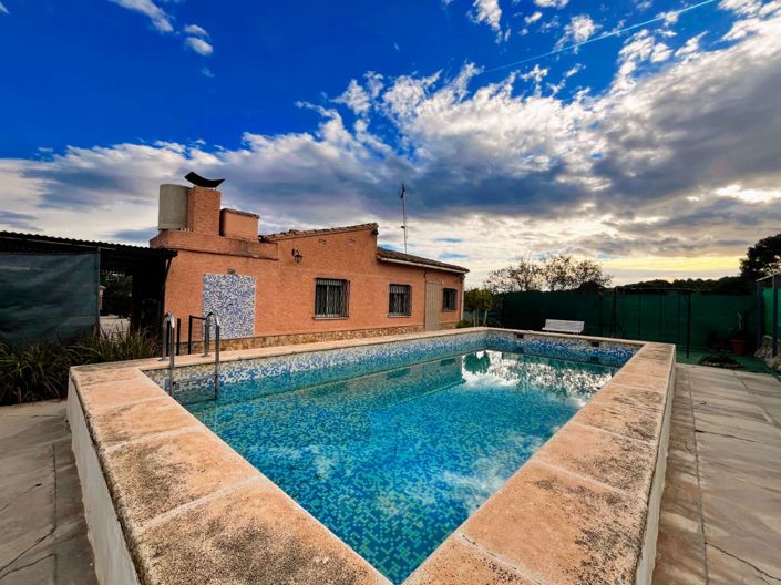 Image No.1-3 Bed Villa for sale