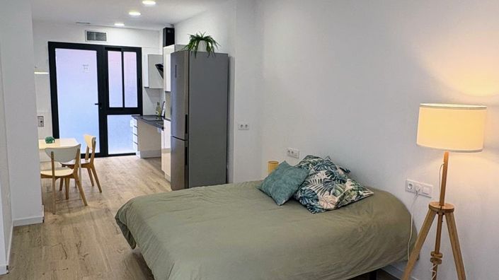 Image No.6-1 Bed Property for sale