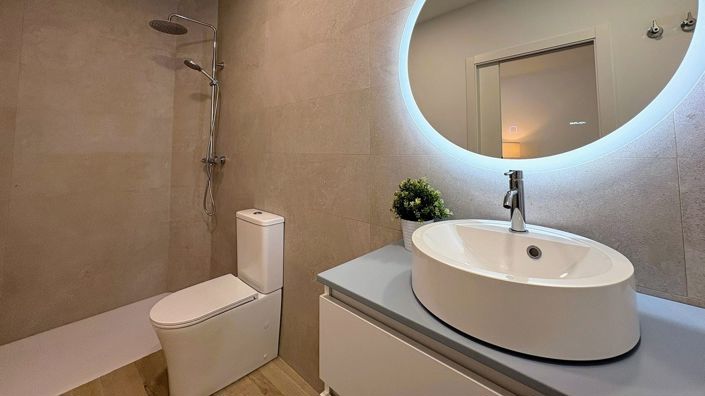 Image No.8-1 Bed Property for sale