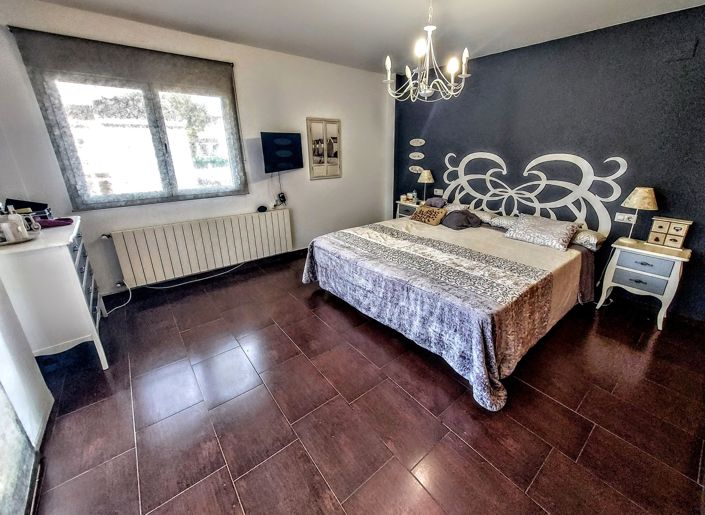 Image No.11-4 Bed Villa for sale