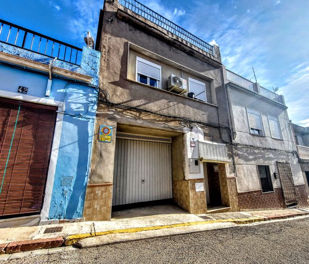 Image No.2-3 Bed Townhouse for sale