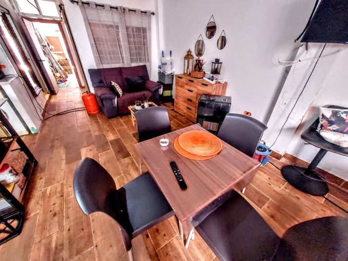 Image No.30-3 Bed Townhouse for sale