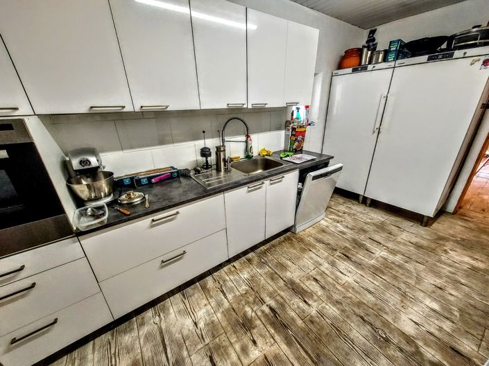 Image No.50-10 Bed Villa for sale