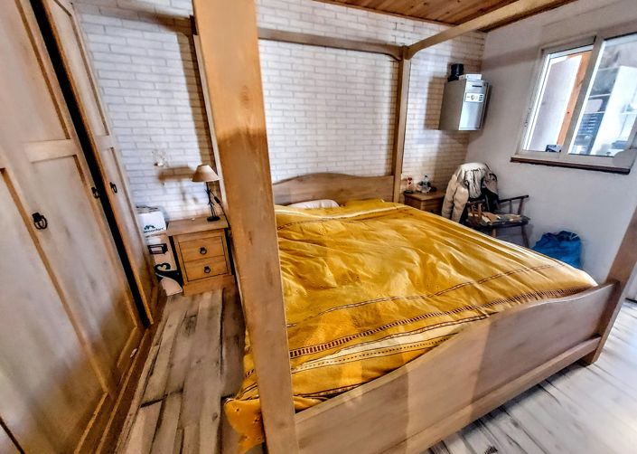 Image No.52-10 Bed Villa for sale