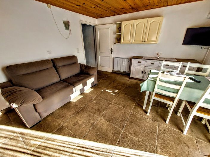 Image No.6-10 Bed Villa for sale