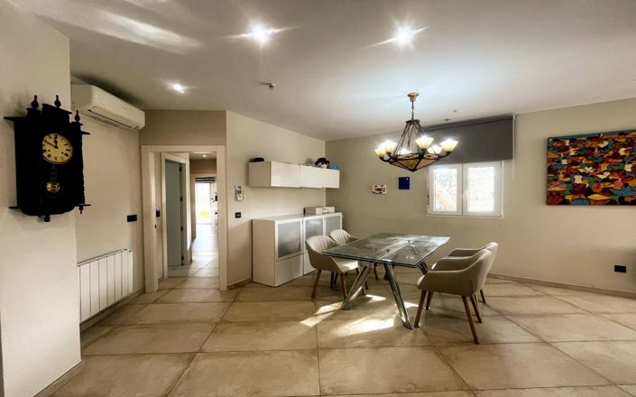 Image No.4-4 Bed Villa for sale