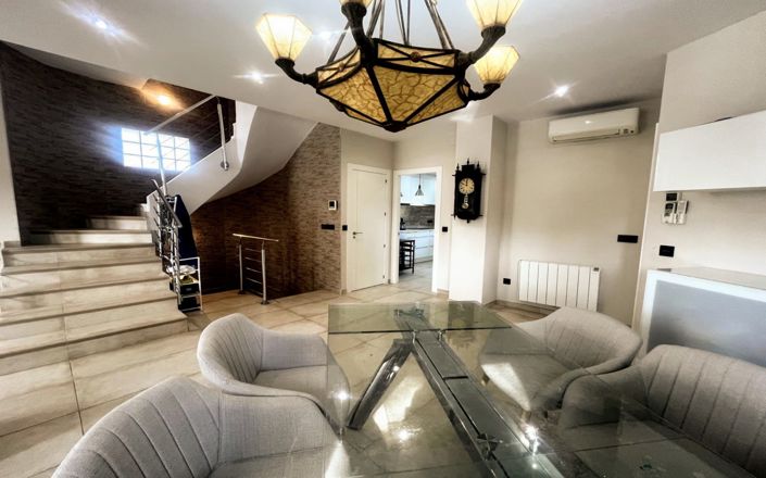 Image No.6-4 Bed Villa for sale