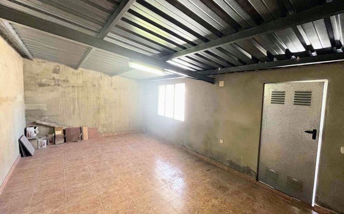 Image No.32-4 Bed Property for sale