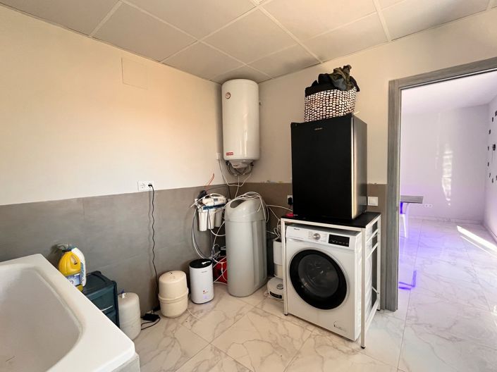 Image No.10-4 Bed Villa for sale