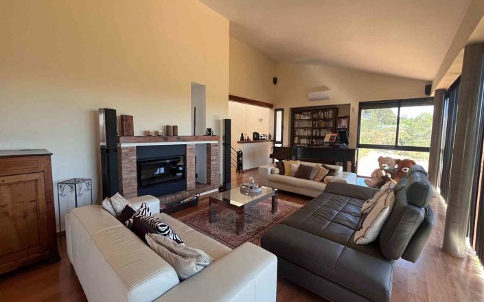 Image No.12-7 Bed Villa for sale