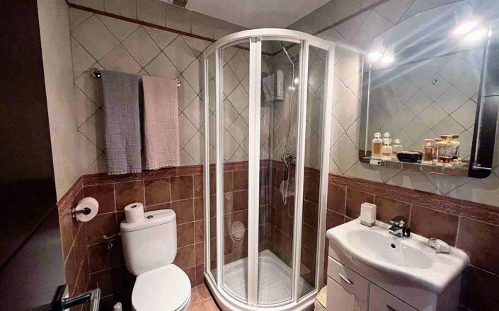 Image No.20-7 Bed Villa for sale