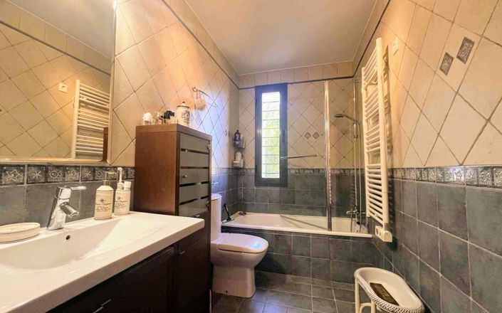 Image No.23-7 Bed Villa for sale