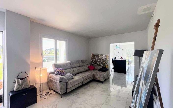 Image No.3-4 Bed Villa for sale