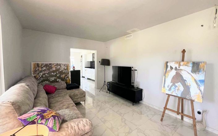 Image No.4-4 Bed Villa for sale