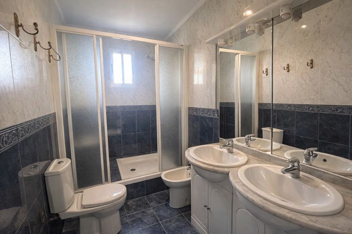 Image No.53-7 Bed Villa for sale