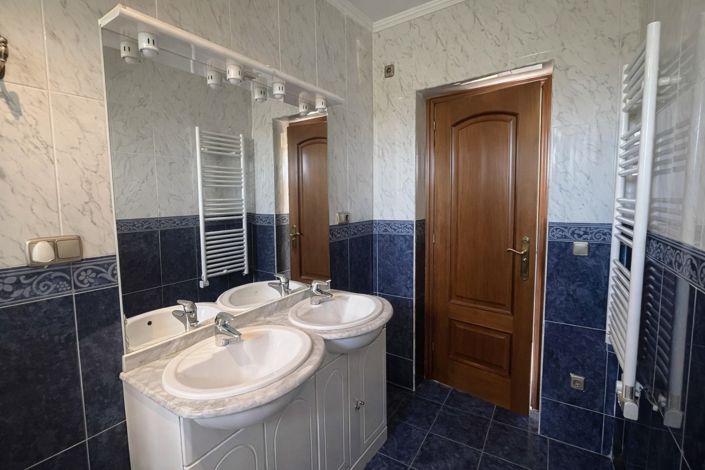 Image No.55-7 Bed Villa for sale