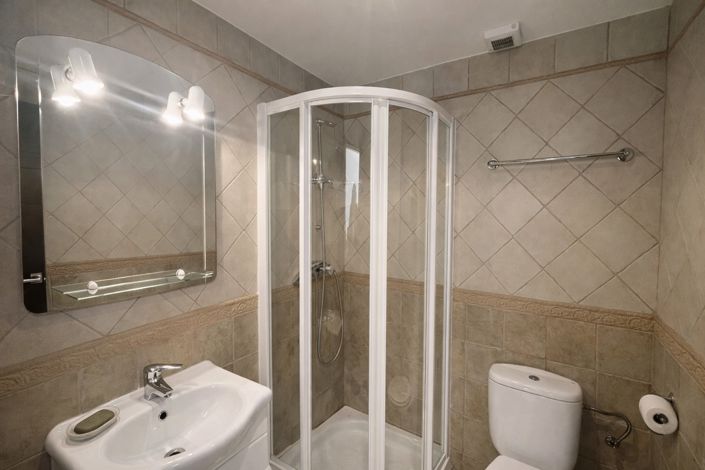 Image No.9-7 Bed Villa for sale