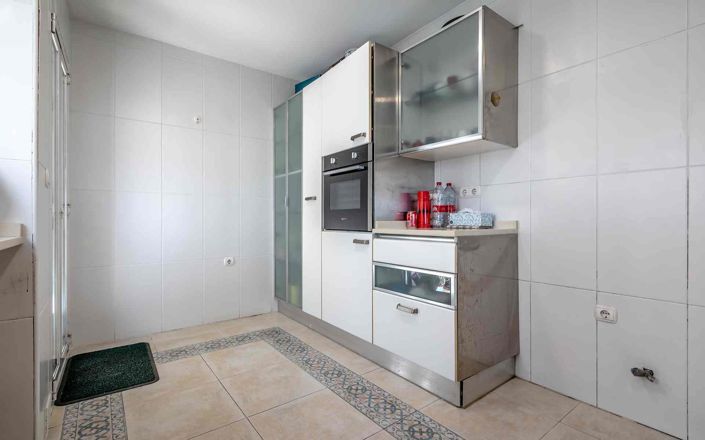 Image No.15-4 Bed Property for sale