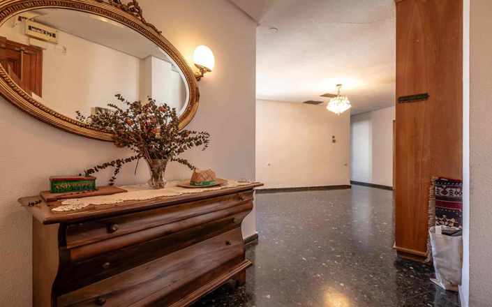 Image No.19-4 Bed Property for sale