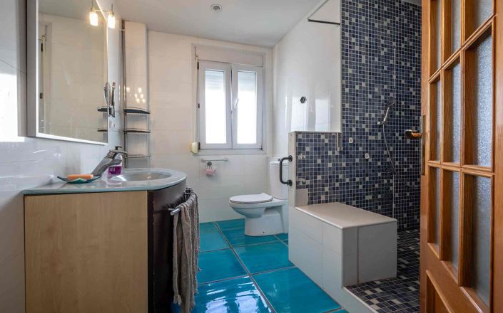 Image No.25-4 Bed Property for sale