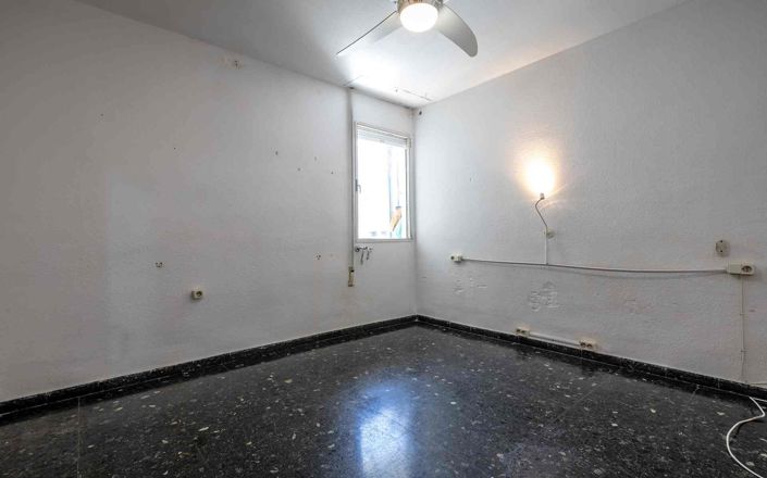 Image No.27-4 Bed Property for sale