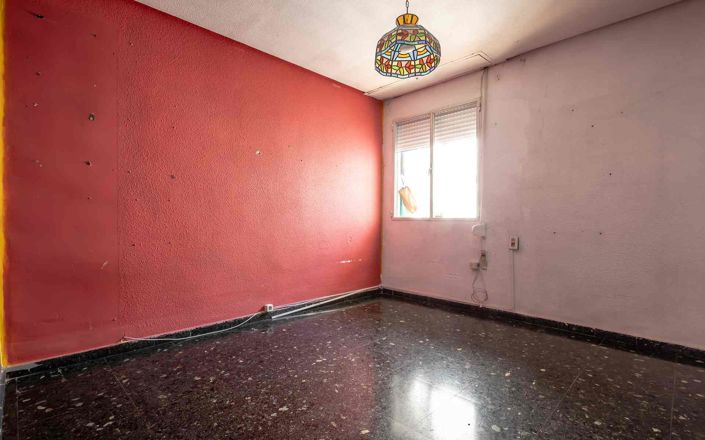 Image No.33-4 Bed Property for sale