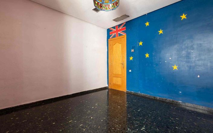 Image No.35-4 Bed Property for sale