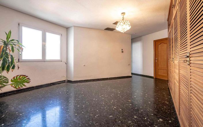 Image No.34-4 Bed Property for sale