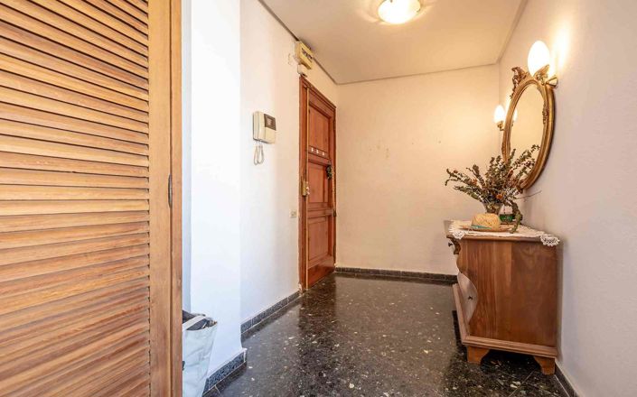 Image No.35-4 Bed Property for sale