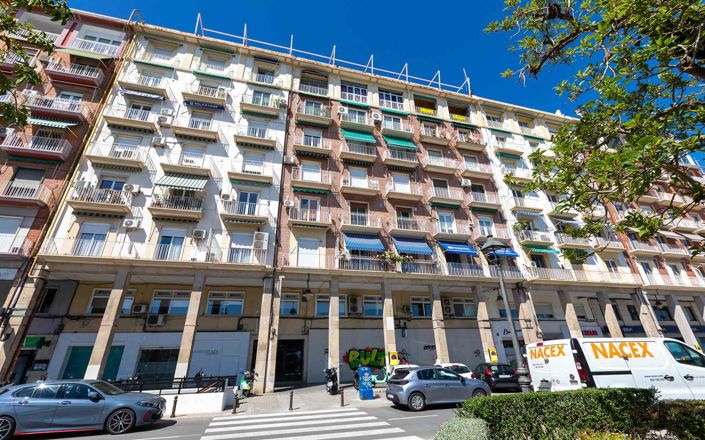 Image No.40-4 Bed Property for sale