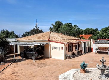 1 - Alberic, Villa