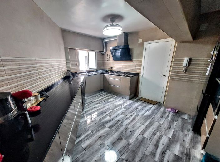 Image No.23-4 Bed Apartment for sale