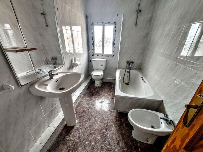 Image No.11-7 Bed Villa for sale